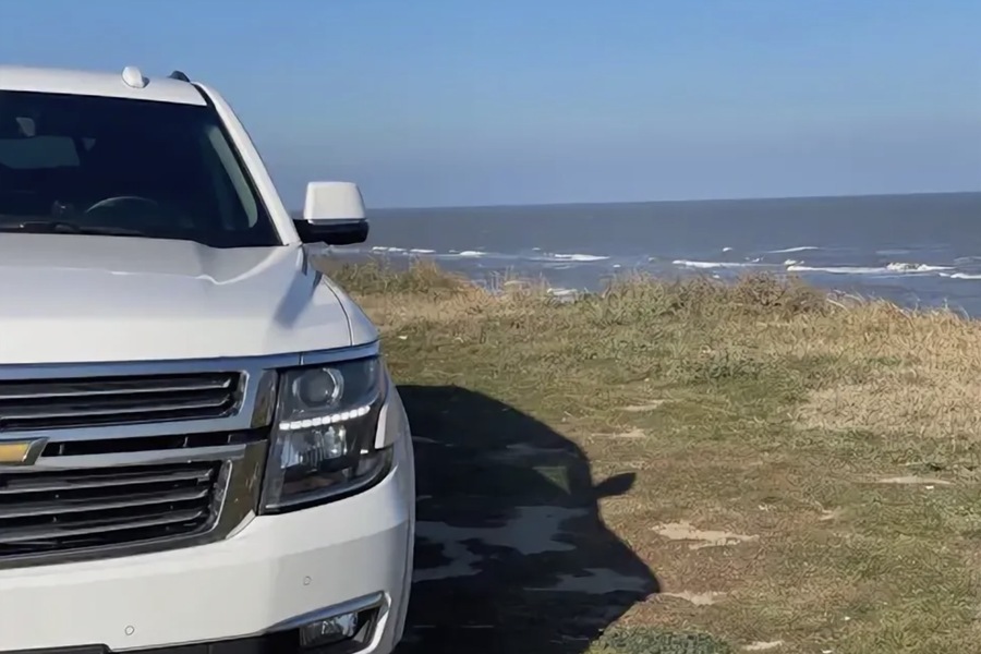 How Chevrolet Tahoe Rentals Fit into Dubai’s VIP Transportation Scene